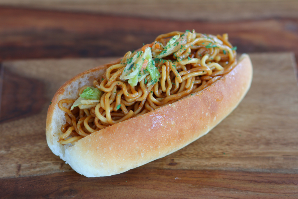 焼きそばパン | 商品一覧 | まどパン まどカフェ | 江津本店