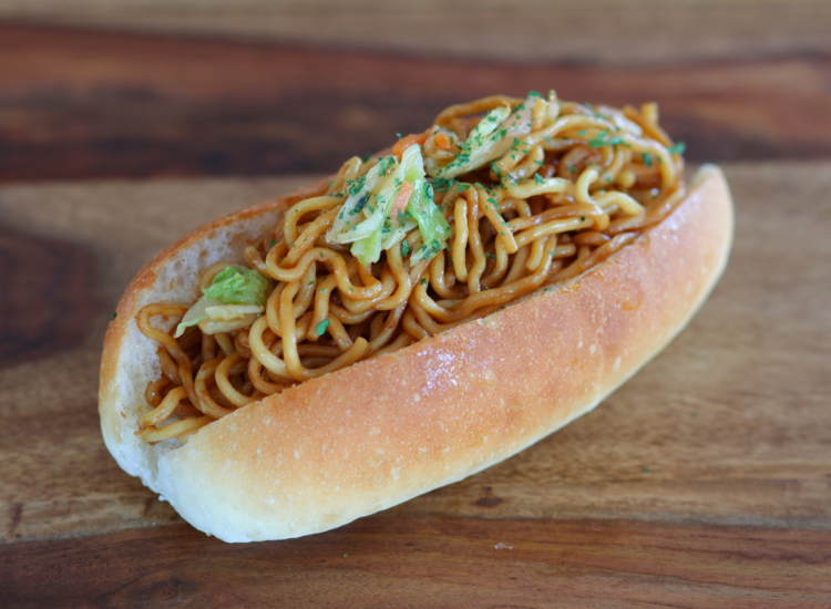 全国送料無料ギフト 焼きそばパン | 江津本店 | まどカフェ まどパン | 商品一覧 アイドルグッズ